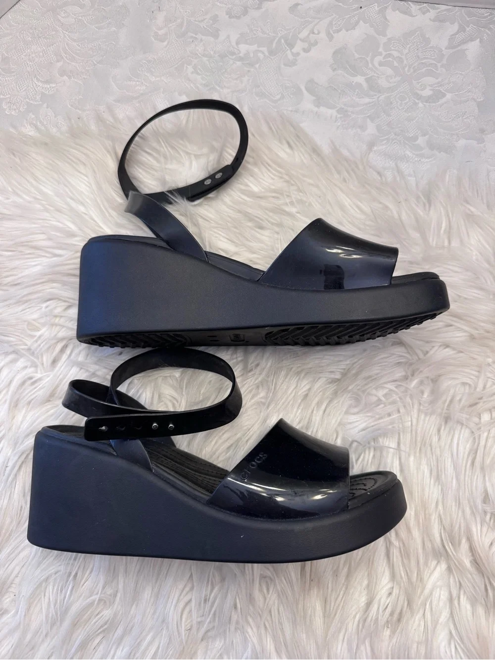 Crocs Brooklyn Wedge Ankle Strap Black High Shine Sandal Comfort Shoe Size 11